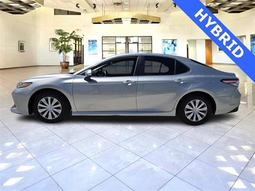 2019 Toyota Camry Hybrid LE