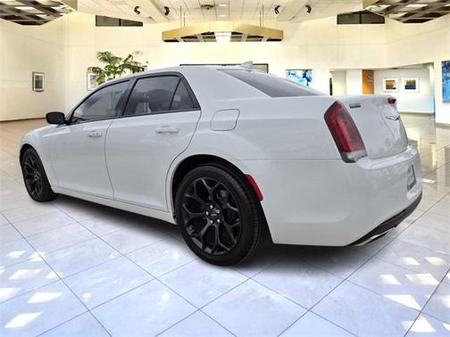2019 Chrysler 300 S
