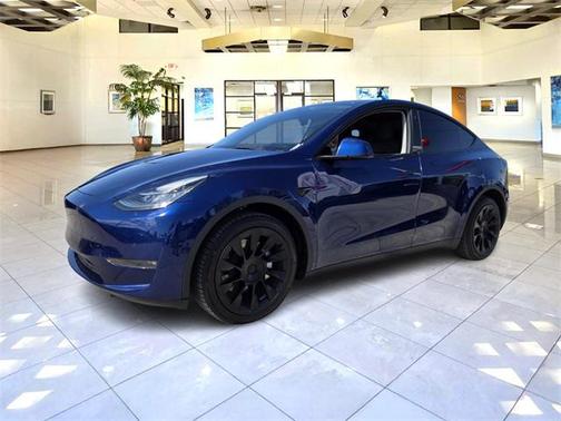 2022 Tesla Model Y Long Range Dual Motor All-Wheel Drive
