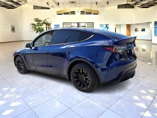 2022 Tesla Model Y Long Range Dual Motor All-Wheel Drive