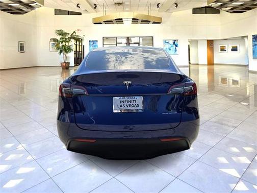 2022 Tesla Model Y Long Range Dual Motor All-Wheel Drive
