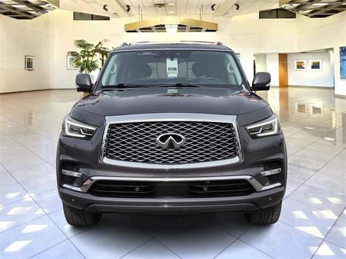 2022 INFINITI QX80 Luxe