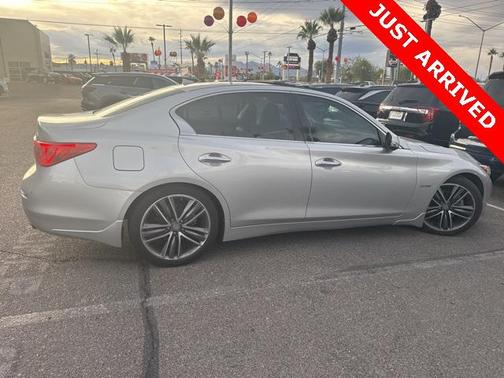 2016 INFINITI Q50 Hybrid Base
