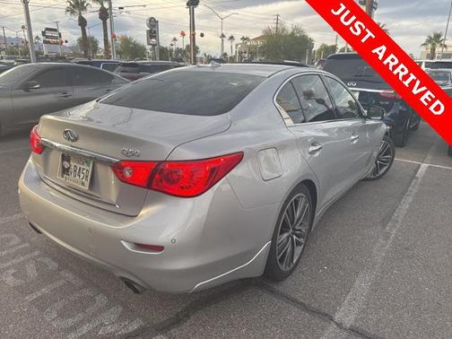 2016 INFINITI Q50 Hybrid Base