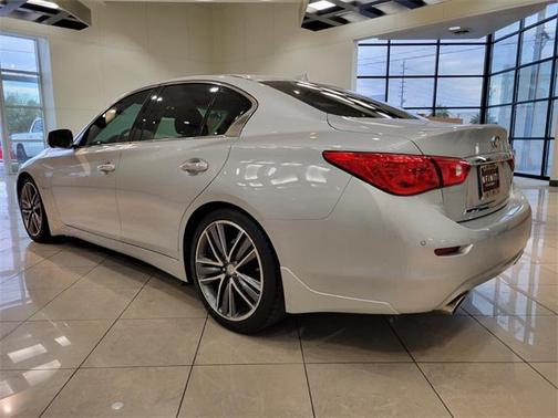 2016 INFINITI Q50 Hybrid Base