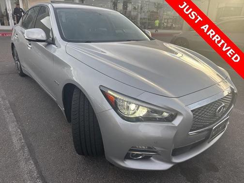 2016 INFINITI Q50 Hybrid Base