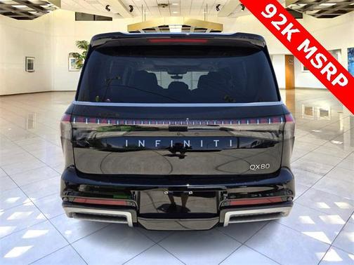 2025 INFINITI QX80 Luxe
