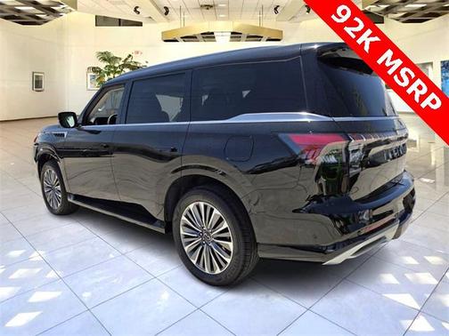 2025 INFINITI QX80 Luxe