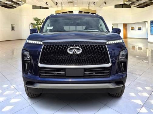 2025 INFINITI QX80 PURE