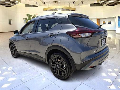 2022 Nissan Kicks SV