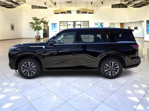 2025 INFINITI QX80 PURE
