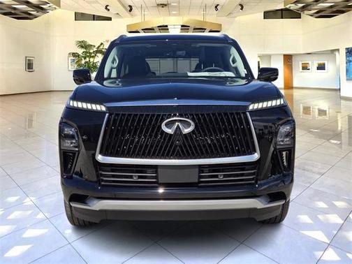 2025 INFINITI QX80 PURE