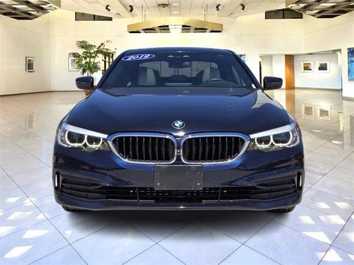 2019 BMW 530 530i