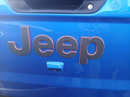 Hydro Blue Pearlcoat 2023 Jeep Gladiator Mojave 4x4