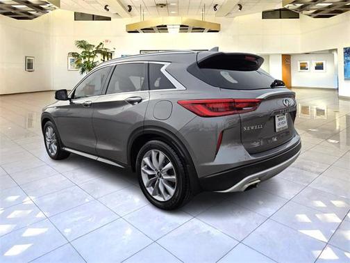 2021 INFINITI QX50 LUXE