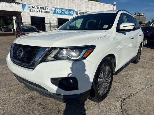 2017 Nissan Pathfinder SL