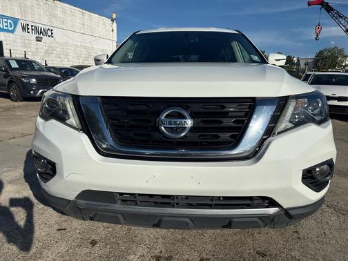 2017 Nissan Pathfinder SL