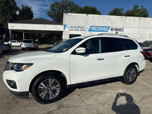 2017 Nissan Pathfinder SL