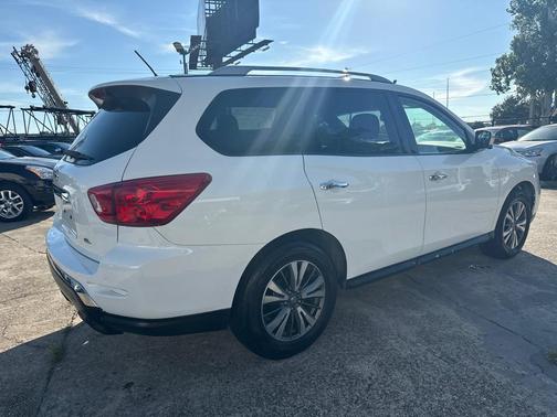 2017 Nissan Pathfinder SL