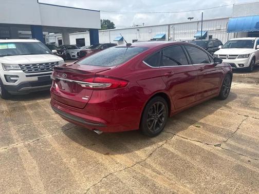 RED 2018 Ford Fusion SE