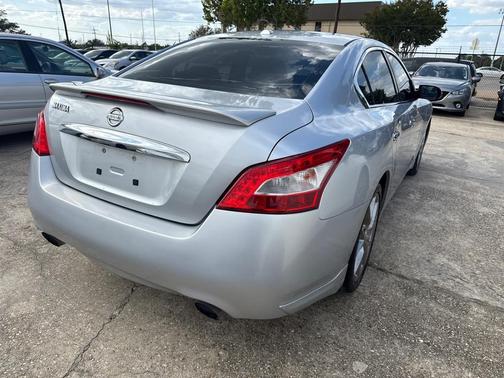 2010 Nissan Maxima S