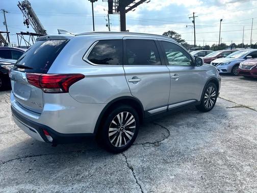 2019 Mitsubishi Outlander SE