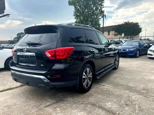 2017 Nissan Pathfinder SL