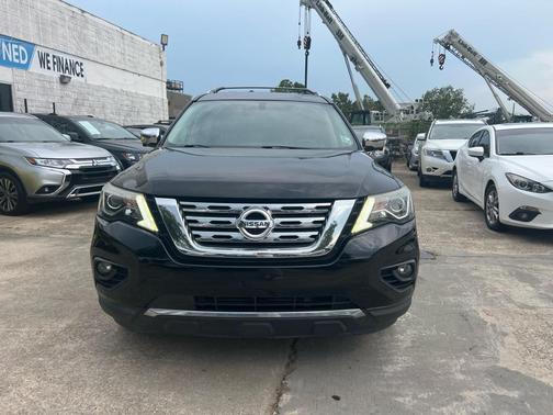 2017 Nissan Pathfinder SL