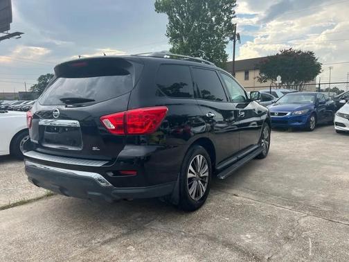 2017 Nissan Pathfinder SL