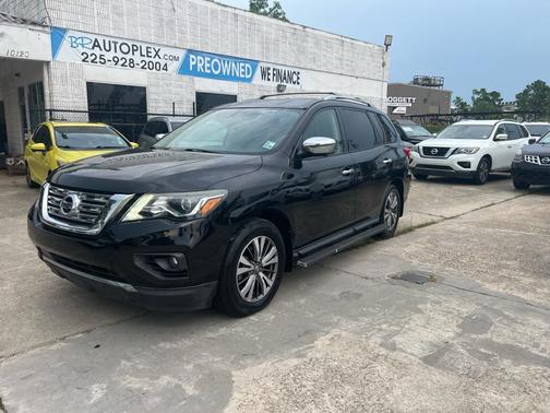 2017 Nissan Pathfinder SL
