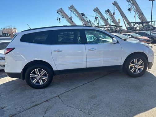 2017 Chevrolet Traverse 2LT