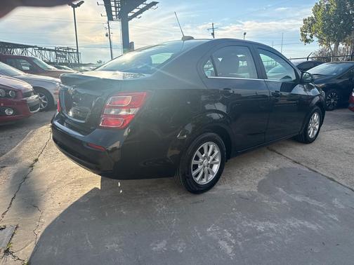 2018 Chevrolet Sonic LT
