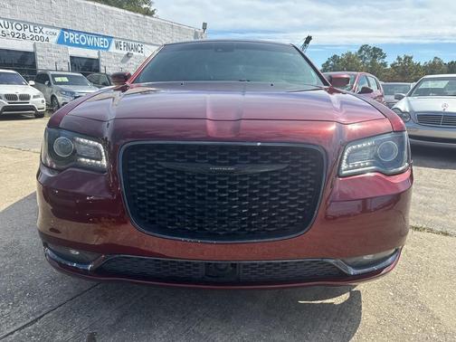 2018 Chrysler 300 S