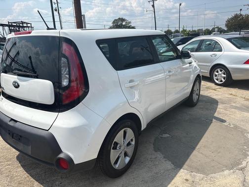 2016 Kia Soul Base