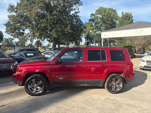 Deep Cherry Red Crystal Pearlcoat 2013 Jeep Patriot Latitude