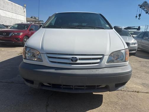 2002 Toyota Sienna LE