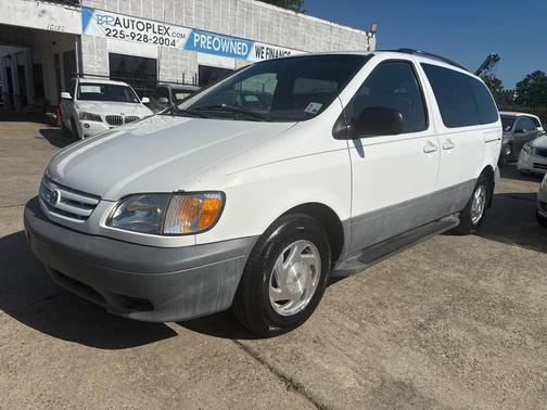 2002 Toyota Sienna LE