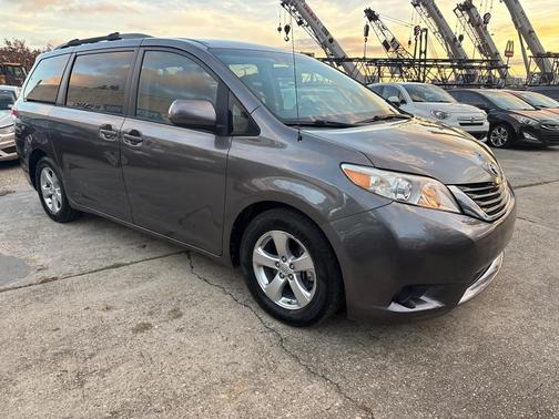 2013 Toyota Sienna LE