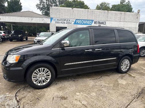 2013 Chrysler Town & Country Touring-L