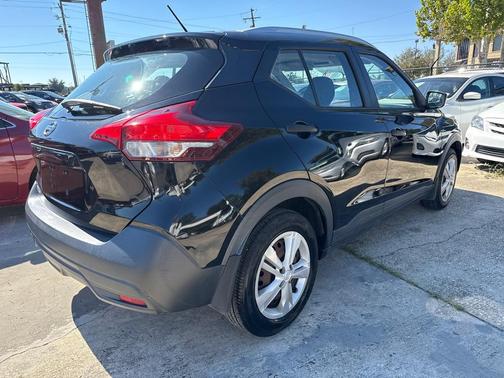 2018 Nissan Kicks S