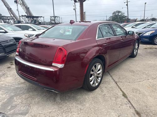 2015 Chrysler 300 Limited