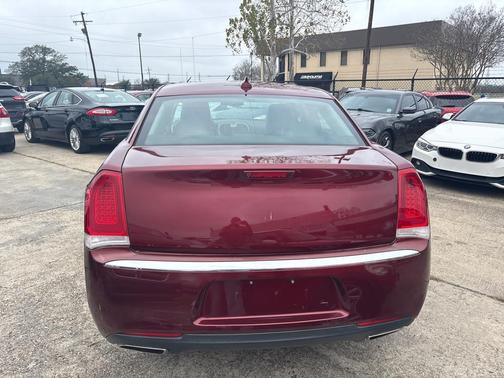 2015 Chrysler 300 Limited