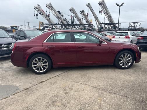 2015 Chrysler 300 Limited