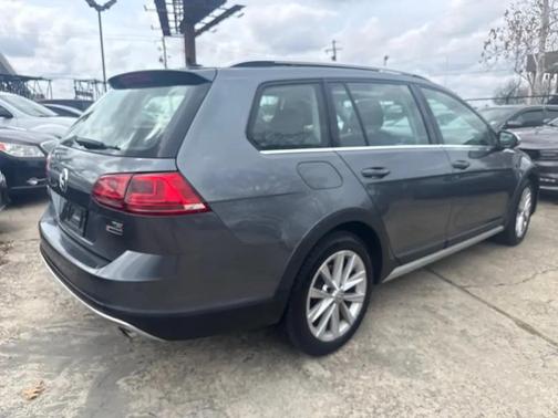 2017 Volkswagen Golf Alltrack TSI S