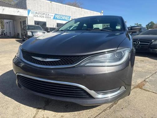 2017 Chrysler 200 Limited