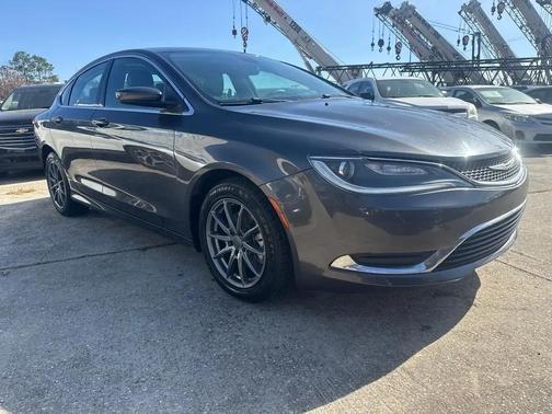 2017 Chrysler 200 Limited