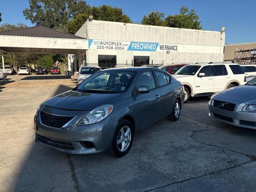 2012 Nissan Versa SV