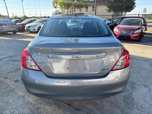 2012 Nissan Versa SV