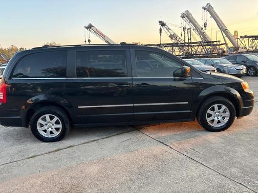 2010 Chrysler Town & Country Touring