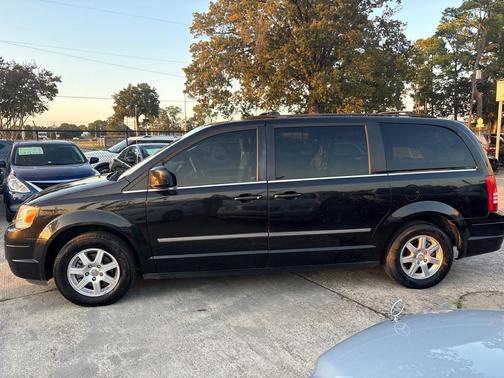 2010 Chrysler Town & Country Touring